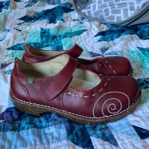 El naturalista red Mary Jane shoesize 6 US 36 EUR